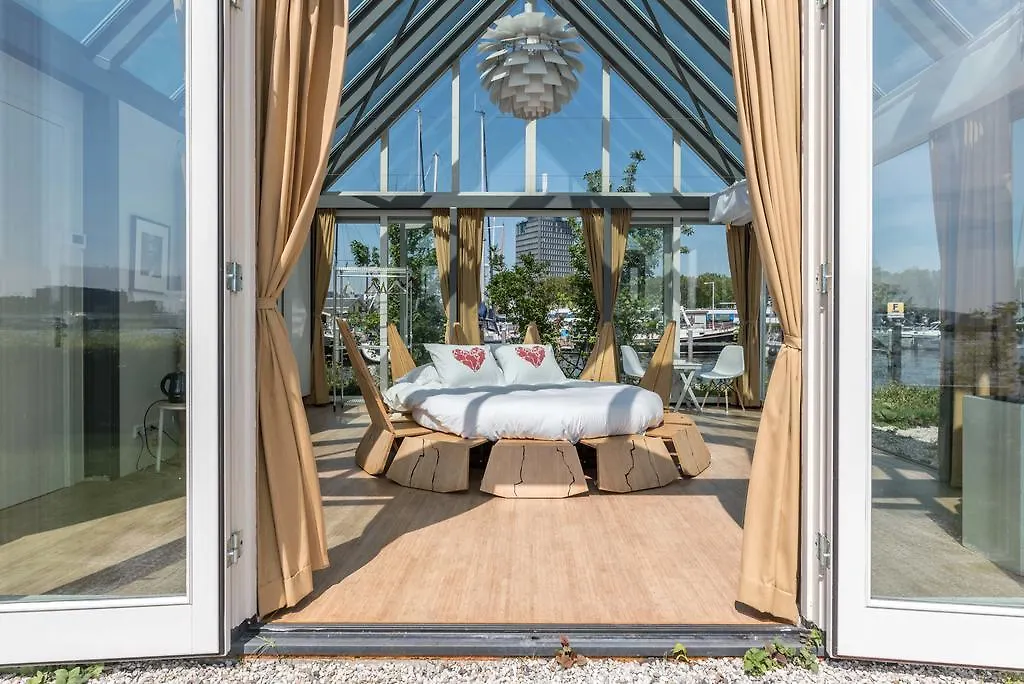 The Panorama Suite Amsterdam 2*,